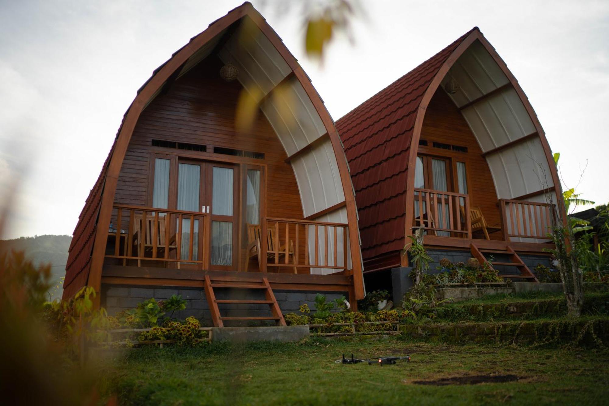 Family Rinjani Bungalow Sajang Екстер'єр фото