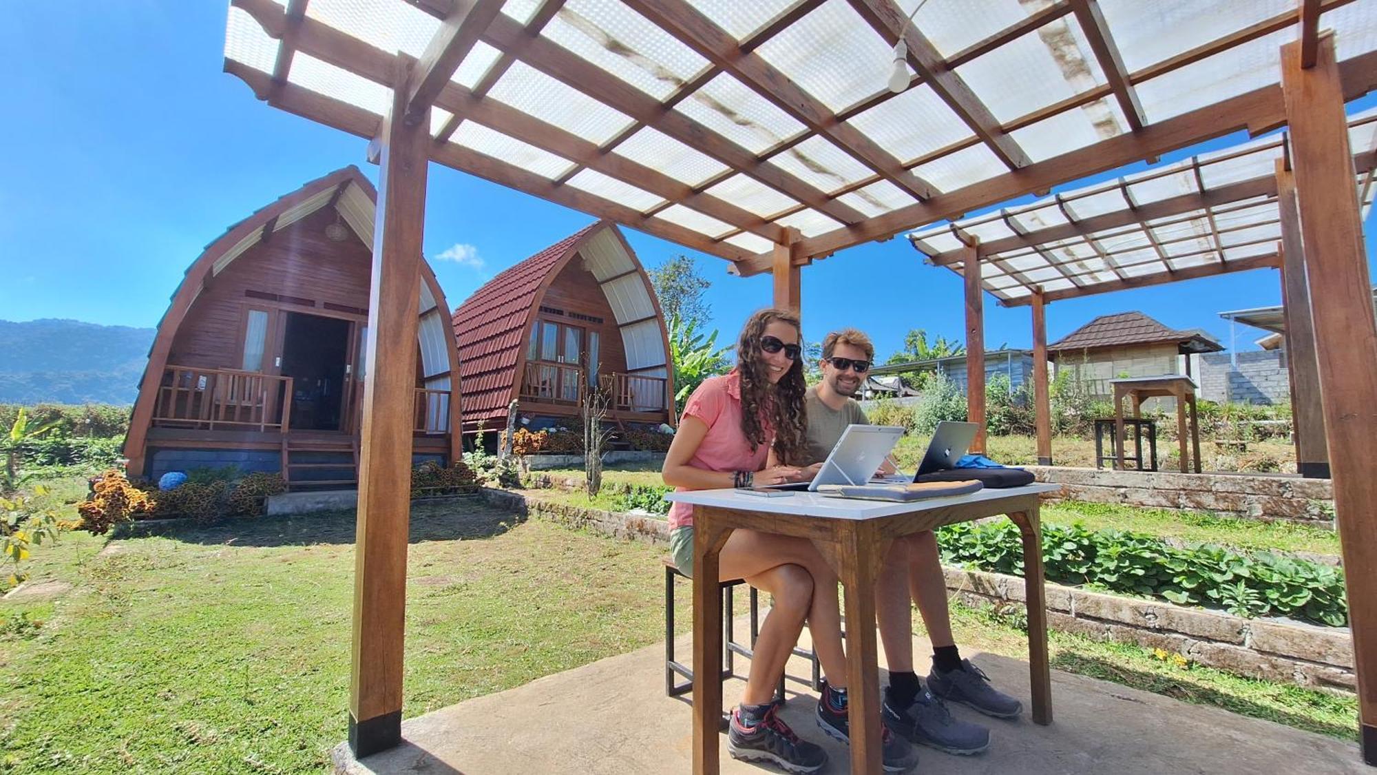 Family Rinjani Bungalow Sajang Екстер'єр фото