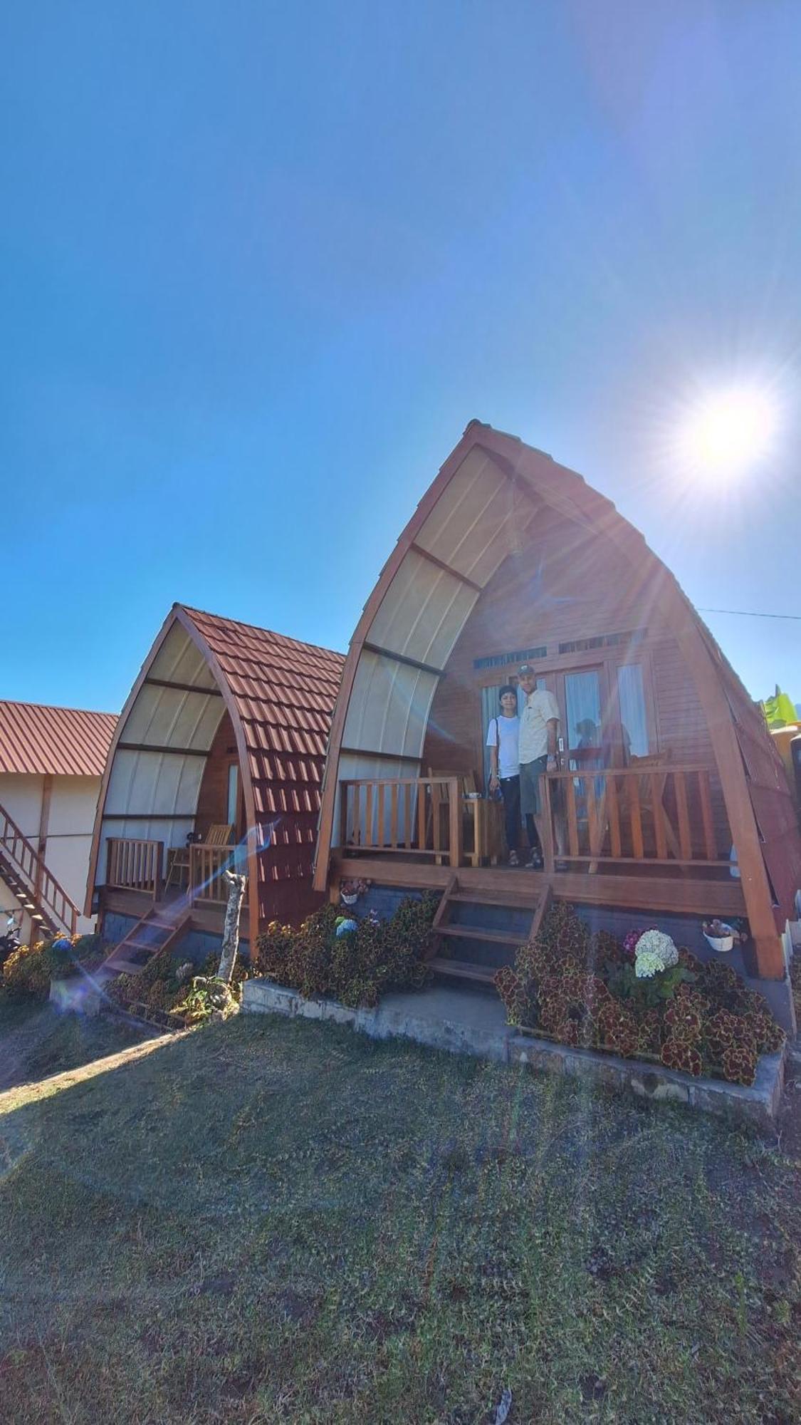 Family Rinjani Bungalow Sajang Екстер'єр фото