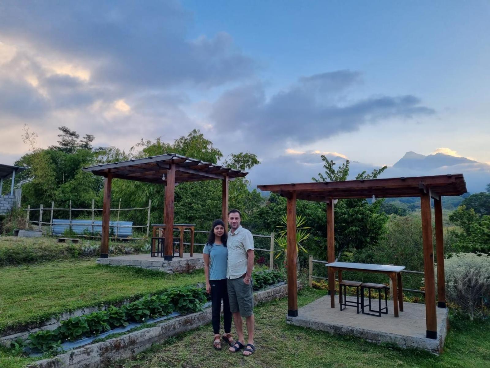 Family Rinjani Bungalow Sajang Екстер'єр фото